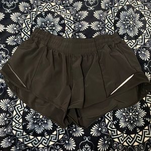 Lulu lemon hotttt hot low rise shorts